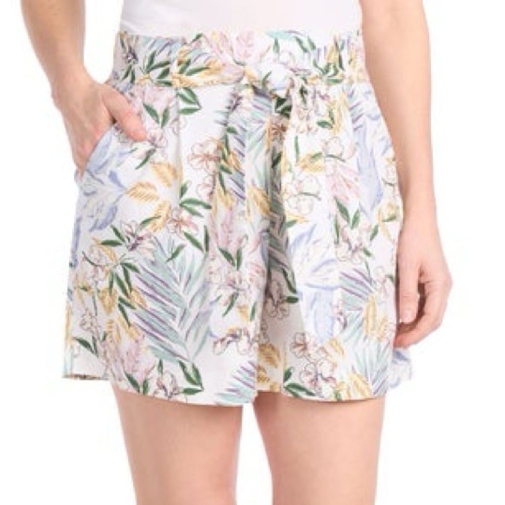Dalia Women's Linen Blend Belted Tie Front Short in White Floral Print